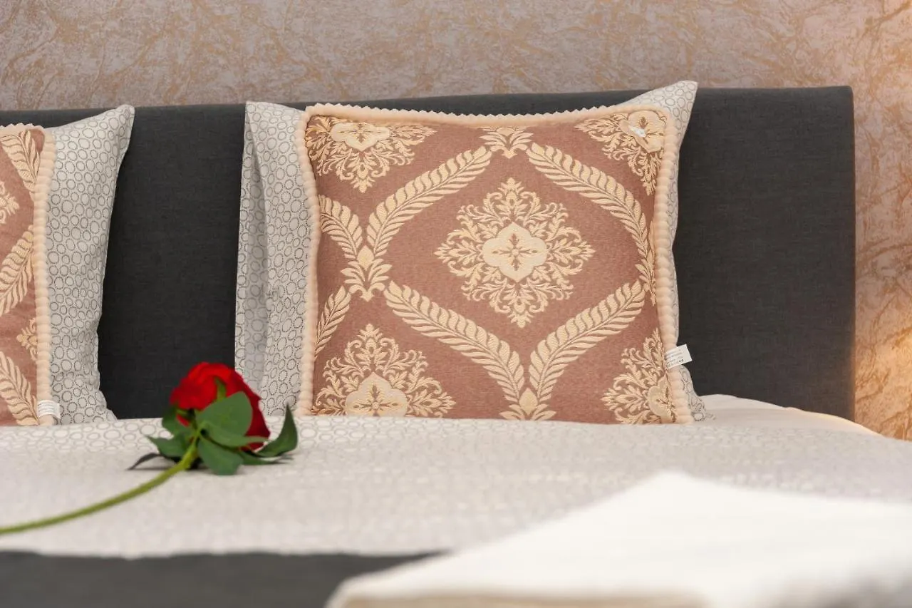Luxury Apartment In The Center Of براغ