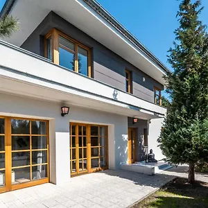  Villa Serenity With Garden Jacuzzi