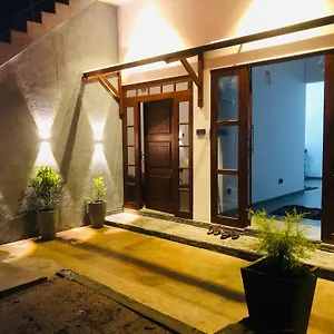 https://the-ten-stay.negombohotels.net